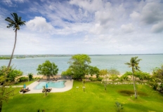 Surounding_01_800x533